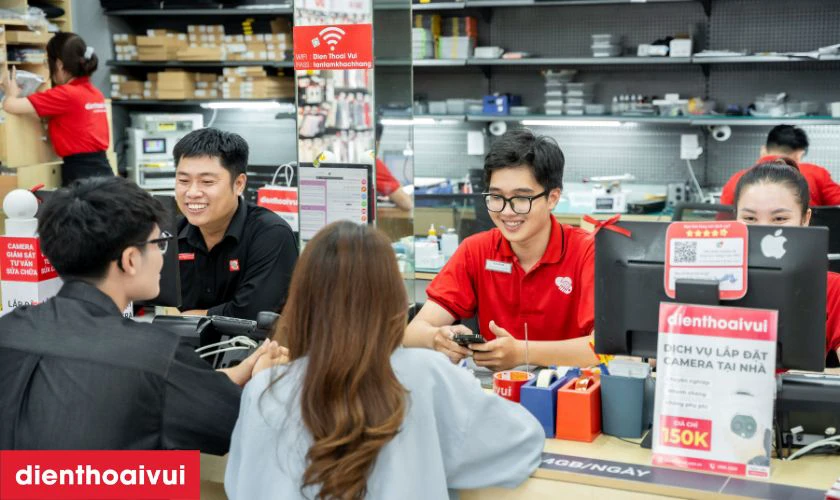 Dịch vụ thay kính camera iPhone lấy liền tại Điện Thoại Vui
