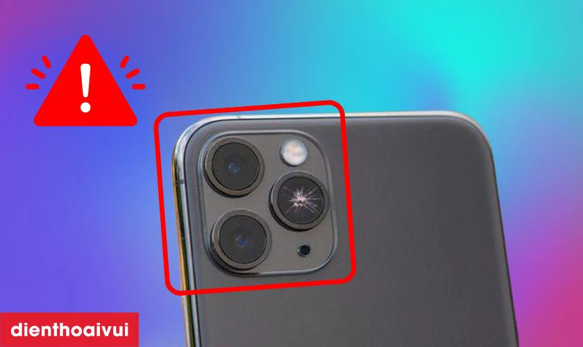 Vết nứt, vỡ trên kính camera sau iPhone 15