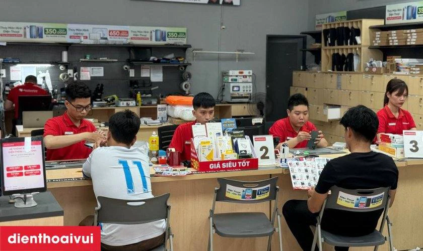 Nên thay kính camera Samsung Galaxy Note 10 Plus ở đâu uy tín