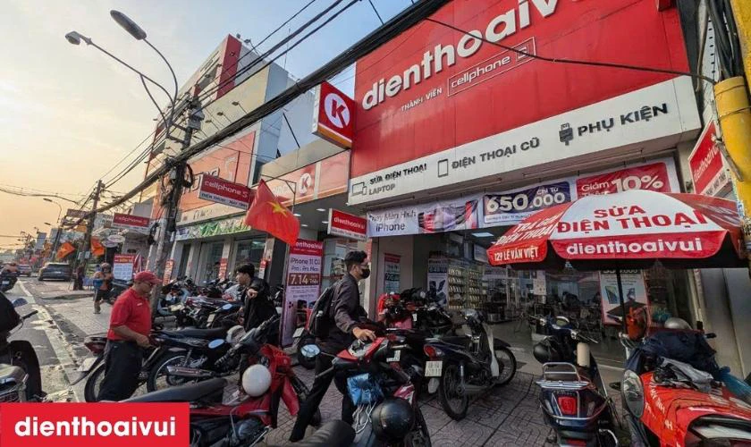 Dịch vụ thay kính camera Samsung Galaxy S20 Plus lấy ngay tại Điện Thoại Vui