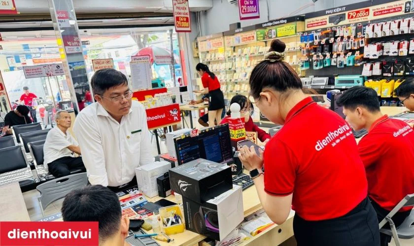 Quy tr&igrave;nh thay &eacute;p k&iacute;nh iPad Air 3 lấy liền tại Điện Thoại Vui