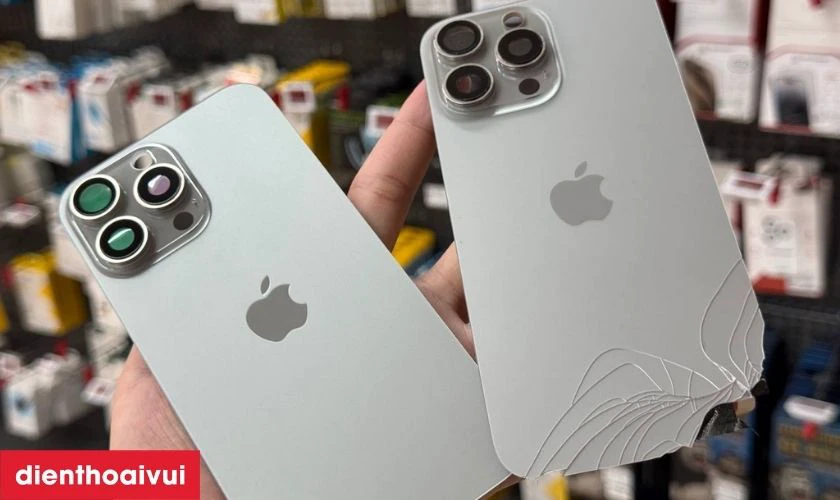 Có nên thay kính lưng iPhone 15 chính hãng Aries không?
