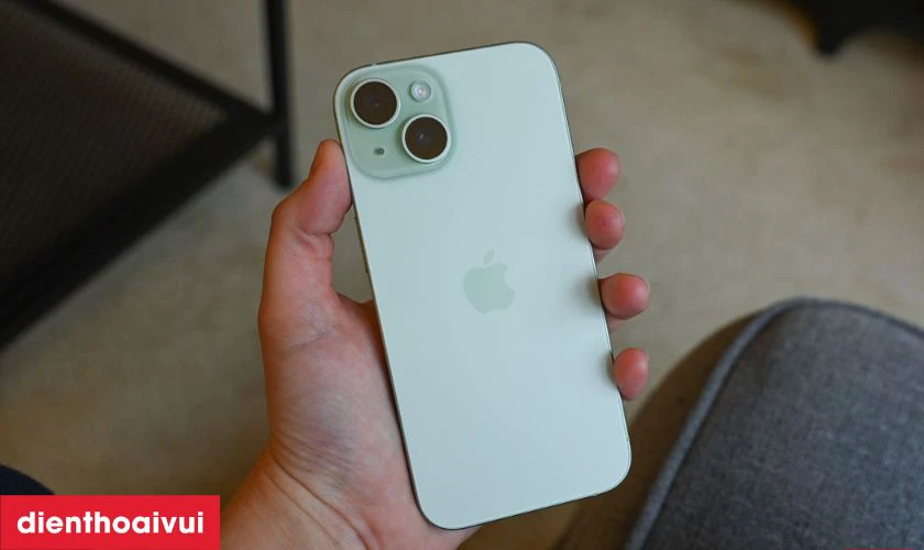Kính lưng chính hãng Aries thay cho iPhone 15 Plus có tốt không?