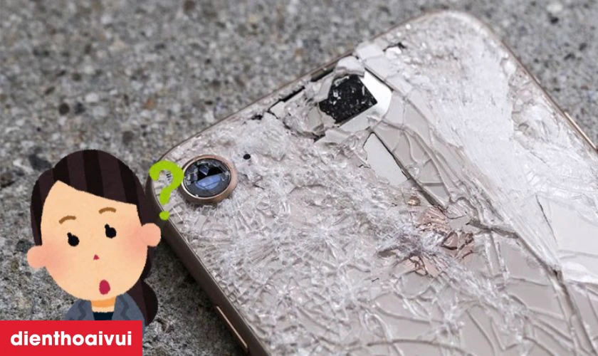 Thay kính lưng mới cho iPhone 8 bị nứt vỡ, trầy xước nặng mặt lưng