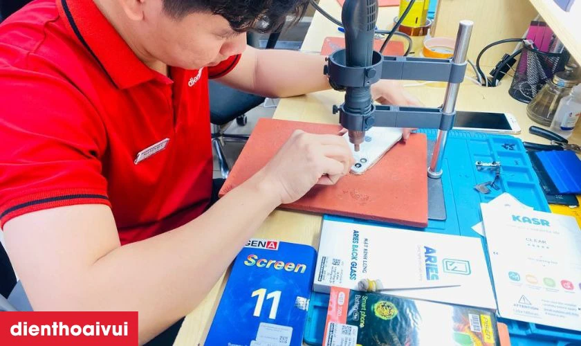 Điện Thoại Vui là địa chỉ thay kính lưng iPhone 8 chính hãng Aries uy tín nhất