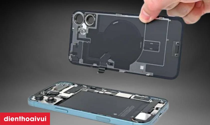 Có nên thay kính lưng iPhone 8 Plus chính hãng Aries không?