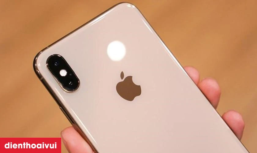 Có nên thay kính lưng iPhone X chính hãng Aries không