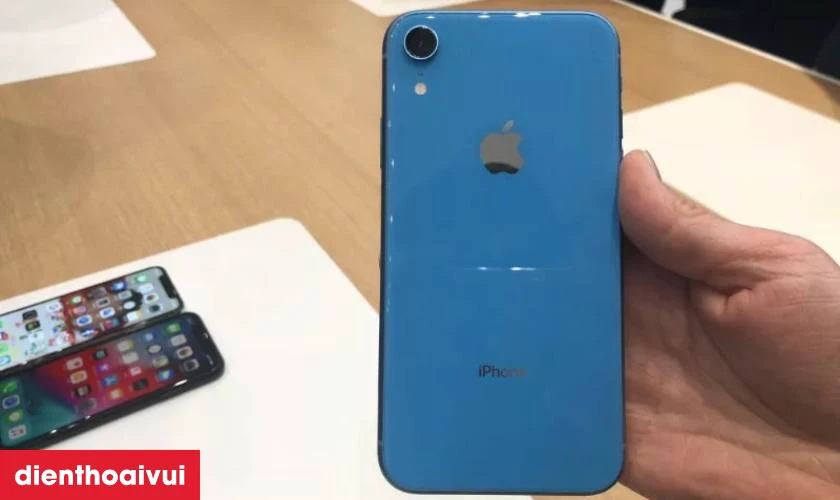 Khi nào bạn nên thay kính lưng iPhone XR chính hãng Aries