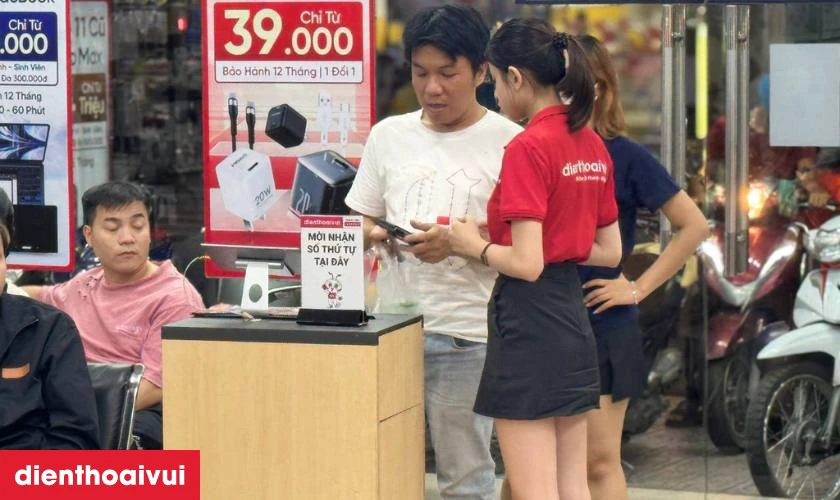 Dịch vụ thay kính lưng iPhone XS Max chính hãng Aries lấy liền tại Điện Thoại Vui