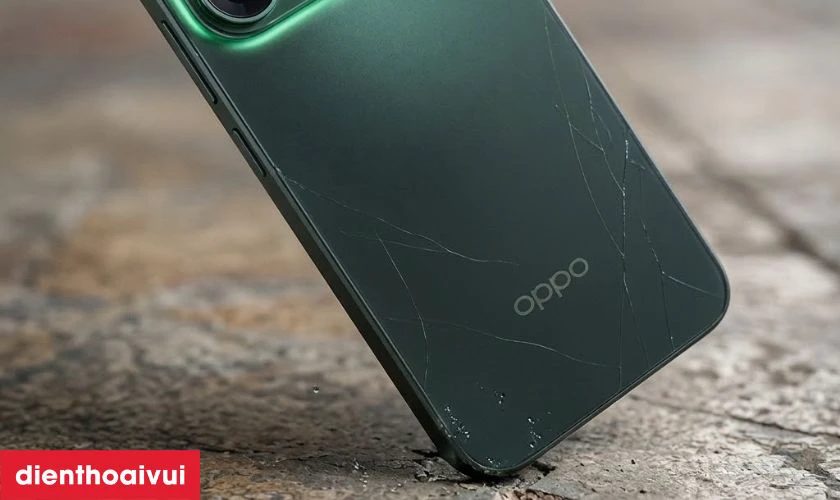 Nguyên nhân khiến mặt lưng bị nứt vỡ, xuống cấp