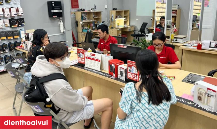 Thay kính lưng Oppo Reno 14 uy tín tại Điện Thoại Vui