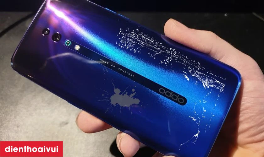 Nguyên nhân khiến mặt lưng Oppo Reno bị nứt vỡ, xuống cấp