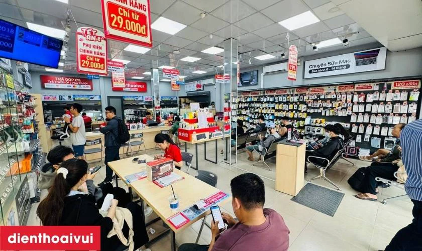 Địa chỉ thay kính lưng Oppo Reno 8Z 5G lấy liền tại TPHCM, Hà Nội, Đồng Nai?