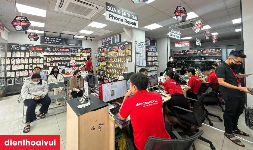 Quy tr&igrave;nh thay k&iacute;nh lưng Realme Note 70 nhanh ch&oacute;ng tại Điện Thoại Vui