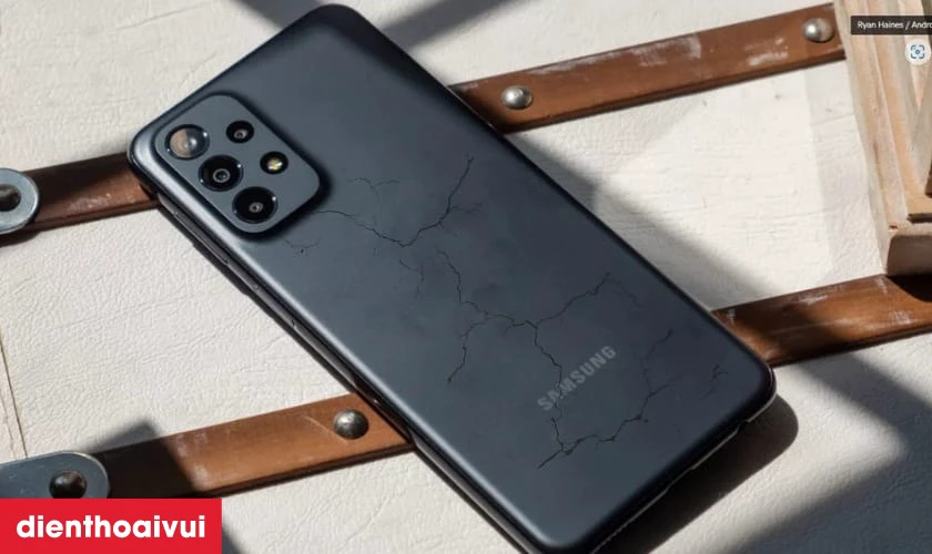 Thay k&iacute;nh lưng Samsung Galaxy A23