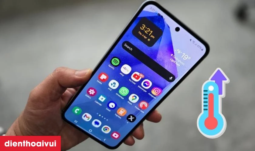 Nguyên nhân khiến mặt lưng Samsung Galaxy A55 bị nứt vỡ