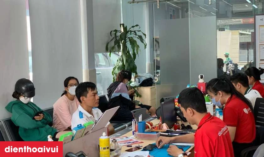 Địa chỉ thay kính lưng Samsung Galaxy S25 Plus ở đâu chính hãng tại TPHCM, Hà Nội, Đồng Nai?