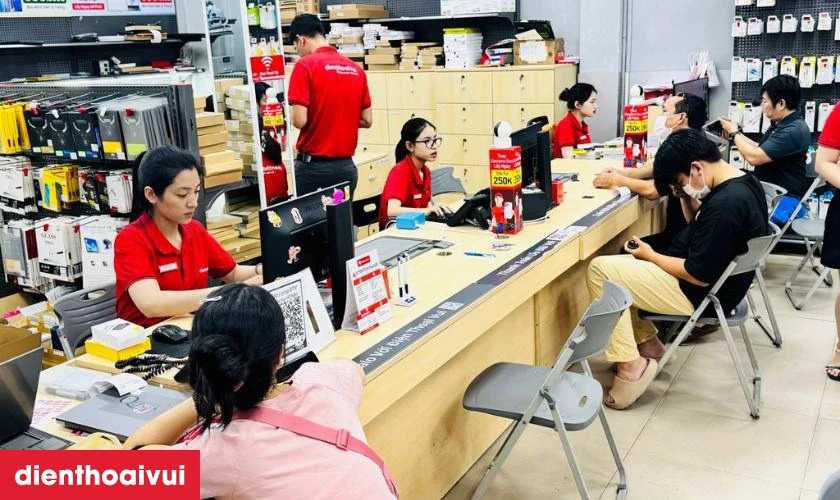 Thay k&iacute;nh lưng Xiaomi 14T Pro uy t&iacute;n tại Điện Thoại Vui