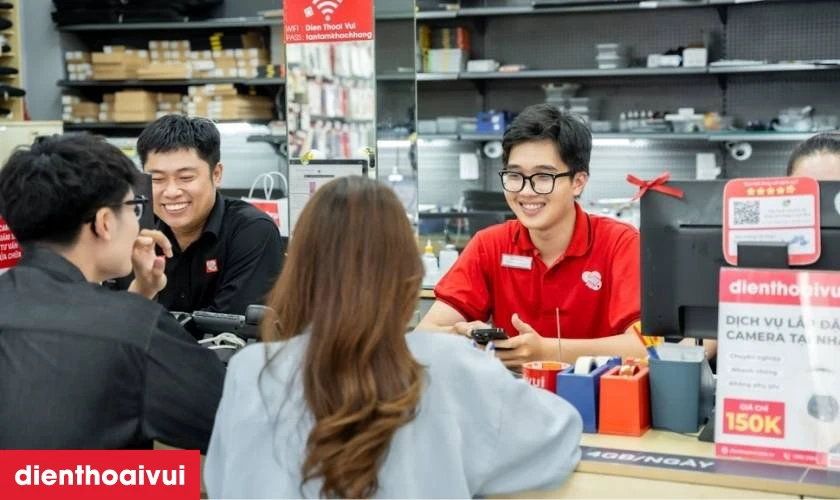 Quy tr&igrave;nh thay k&iacute;nh lưng Xiaomi Redmi Note 13 Pro lấy liền tại Điện Thoại Vui