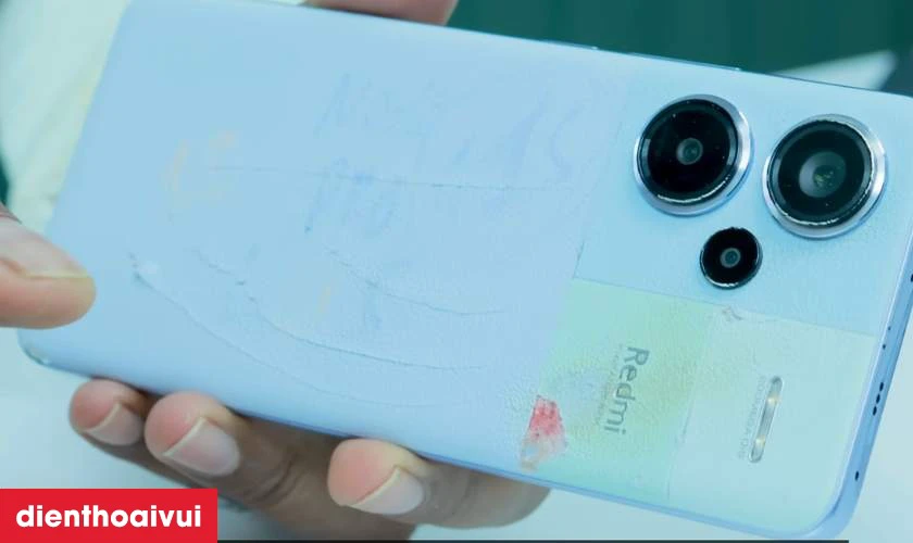 Khi n&agrave;o bạn cần thay k&iacute;nh lưng Xiaomi Redmi Note 13 Pro 5G?