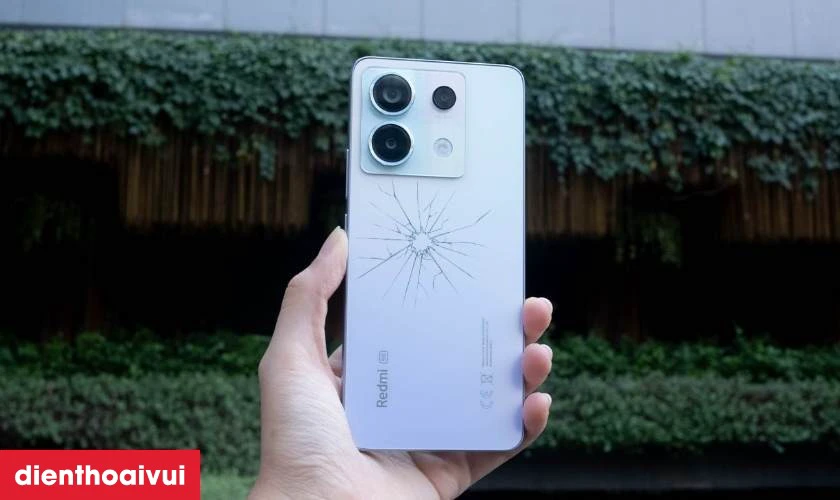 Nguy&ecirc;n nh&acirc;n khiến mặt lưng Xiaomi Redmi Note 13 Pro 5G bị nứt vỡ, xuống cấp
