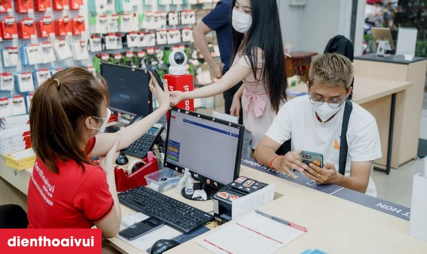 Quy trình thay loa ngoài nhanh chóng, minh bạch tại Điện Thoại Vui
