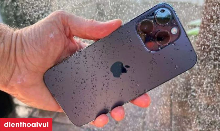 Nguyên nhân điện thoại iPhone 14 Pro Max bị hư loa ngoài thường gặp