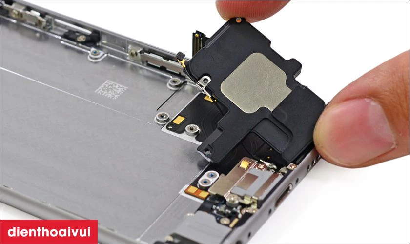 Thay loa ngoài iPhone 6 Plus là gì?