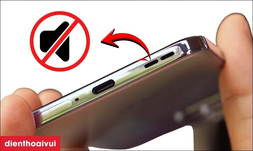 Khi n&agrave;o cần thay loa ngo&agrave;i Oppo Reno 12?
