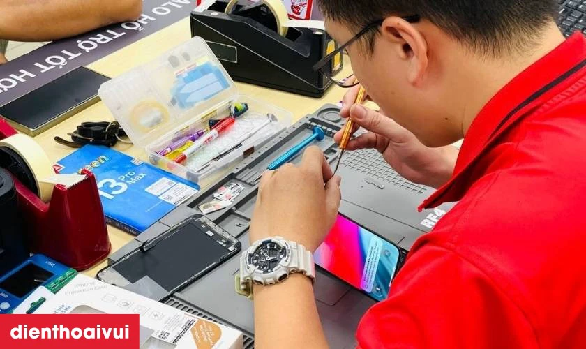 Quy tr&igrave;nh thay loa ngo&agrave;i OPPO Reno 14 lấy liền tại Điện Thoại Vui