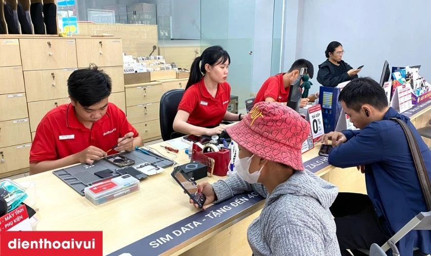 Quy tr&igrave;nh thay loa ngo&agrave;i Samsung Galaxy A71 uy t&iacute;n tại Điện Thoại Vui