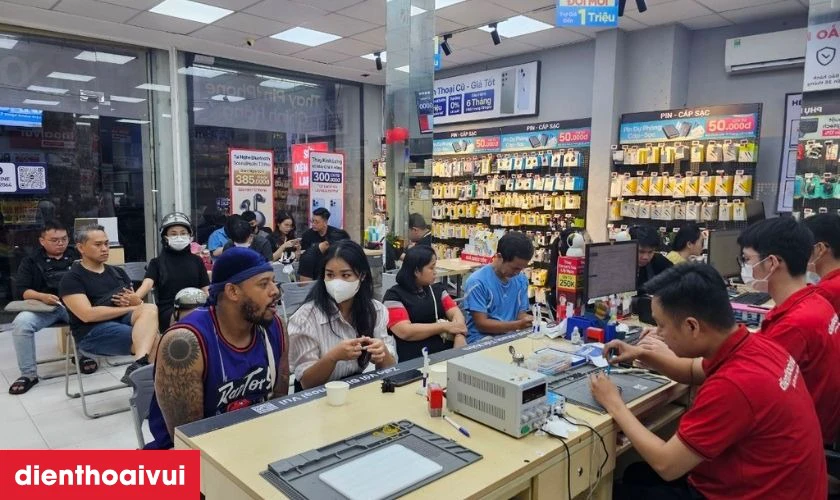 Địa chỉ thay loa ngo&agrave;i Samsung Galaxy S25 ở đ&acirc;u ch&iacute;nh h&atilde;ng