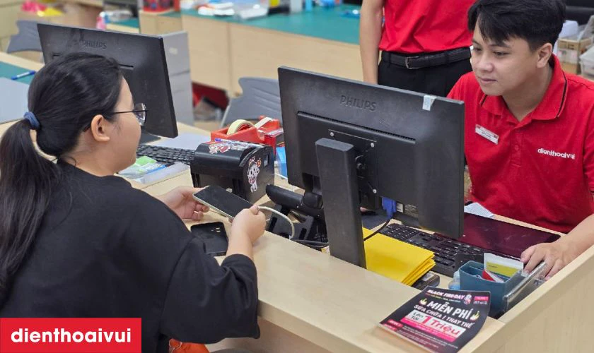 Tiếp nhận điện thoại bị lỗi loa ngo&agrave;i