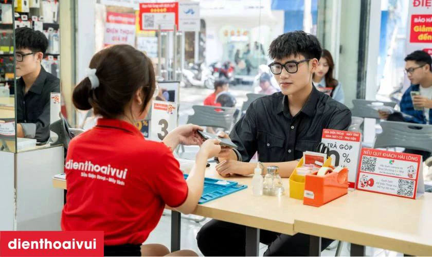 Cửa h&agrave;ng thay loa trong iPhone 13 ch&iacute;nh h&atilde;ng Aries ở đ&acirc;u uy t&iacute;n, lấy liền lại TPHCM v&agrave; H&agrave; Nội