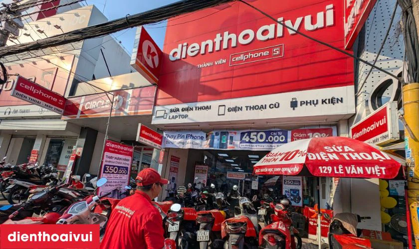 Dịch vụ thay loa trong iPhone SE 2016 ch&iacute;nh h&atilde;ng, lấy liền tại Điện Thoại Vui