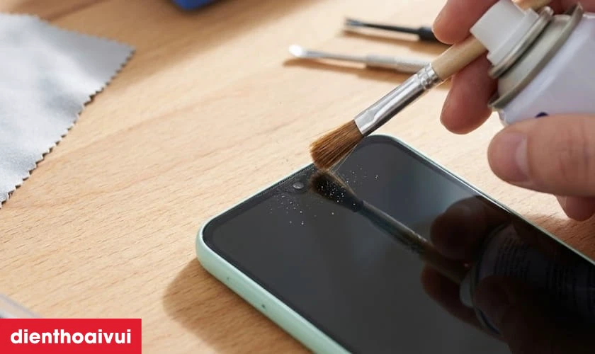 Thay loa trong Samsung Galaxy A06 c&acirc;̀n lưu ý gì