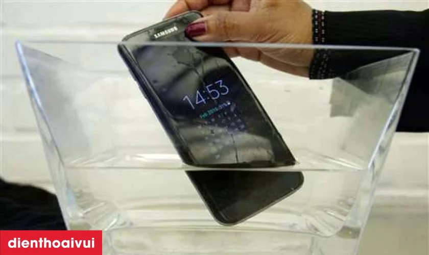 Nguyên nhân khiến loa trong Samsung Galaxy M51 bị rè, mất tiếng