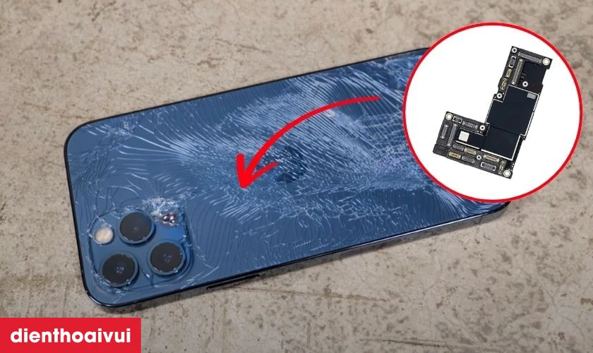 Rơi rớt va chạm mạnh làm hư hỏng mainboard iPhone