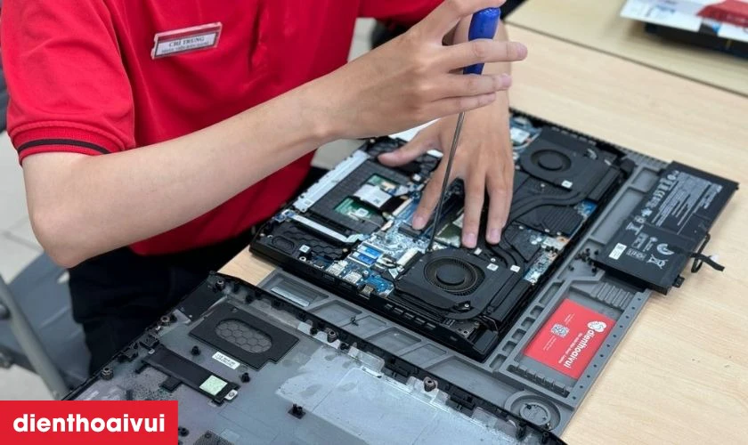 Quy trình sửa main laptop chuyên nghiệp tại Điện Thoại Vui