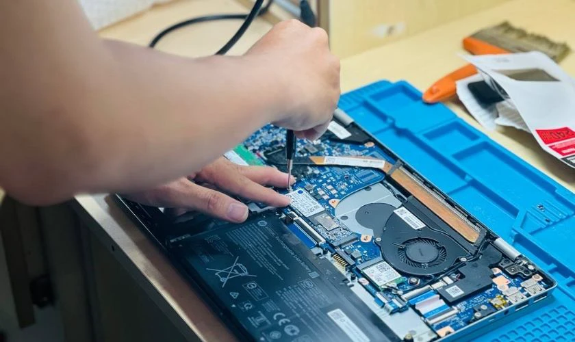 Quy trình thay main Laptop quận 12 tại Điện Thoại Vui