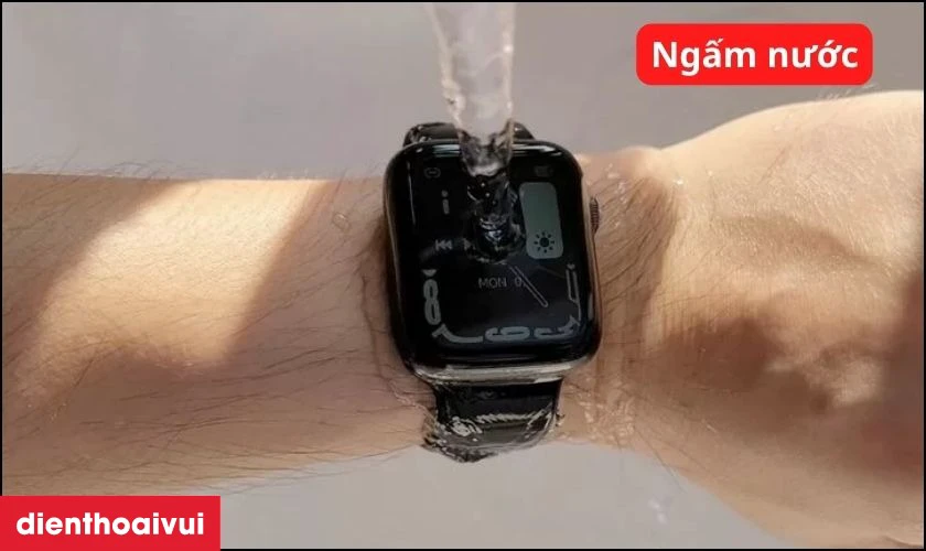 Tiếp xúc với nước hoặc hơi ẩm