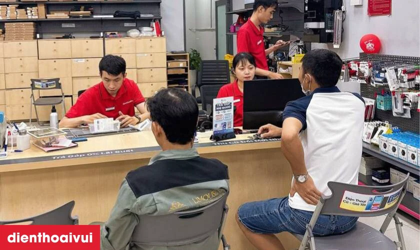 Địa chỉ thay màn hình Apple Watch Series 7 chính hãng GENA uy tín