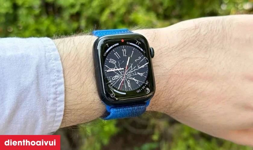 Các dấu hiệu nhận biết bạn cần thay màn hình Apple Watch Series 8 chính hãng GENA mới