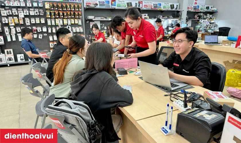 Dịch vụ thay m&agrave;n h&igrave;nh Asus Rog Phone 5 Ultimate ở đ&acirc;u tại TPHCM, H&agrave; Nội