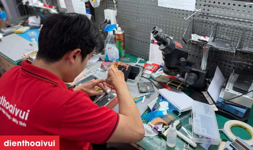 V&igrave; sao n&ecirc;n thay m&agrave;n h&igrave;nh Asus Rog Phone 7 Ultimate ch&iacute;nh h&atilde;ng GENA loại Pro tại Điện Thoại Vui?