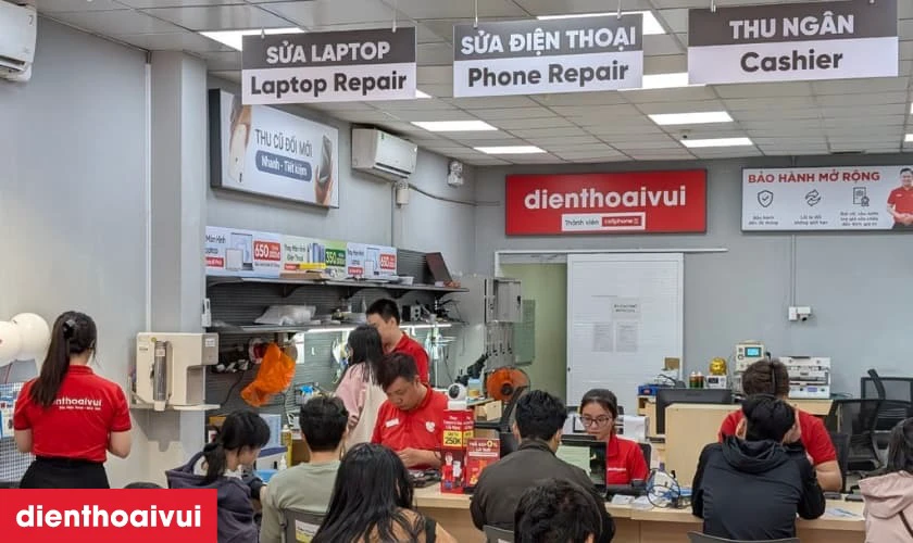 Quy trình thay màn hình Dell Inspiron 5523 chuyên nghiệp tại Điện Thoại Vui