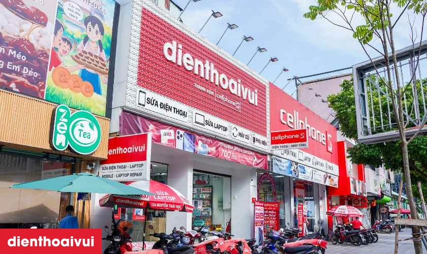 Hệ thống cửa h&agrave;ng với mạng lưới rộng