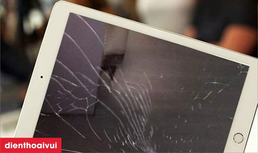 Nguyên nhân hư hỏng màn hình iPad Gen 9