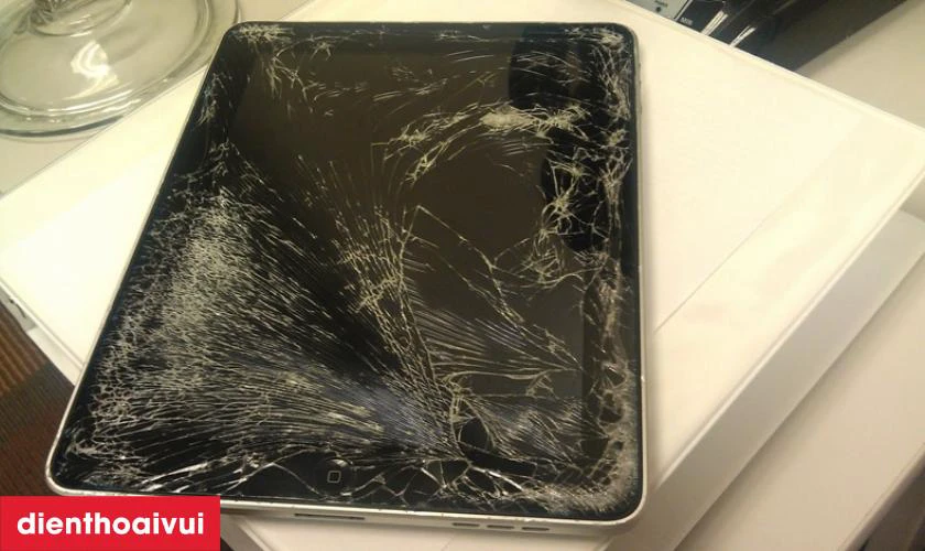 iPad bị nứt, bể do va đập mạnh