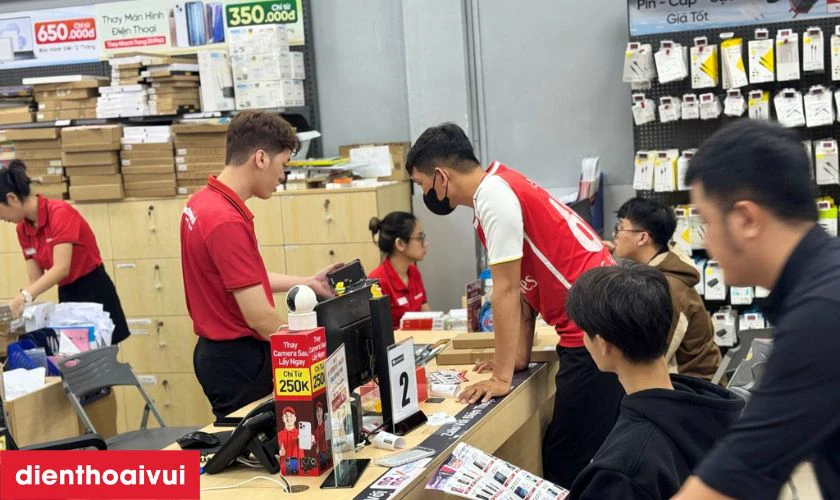 Thay màn hình iPhone 11 hãng GENA loại A+ ở đâu uy tín tại TPHCM và Hà Nội